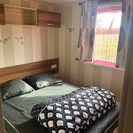 Mobilhome Camping Proche Des Plages 圣让-德蒙 外观 照片